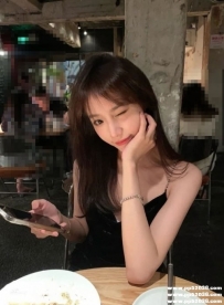 台中大學生：薇恩 161/46/C奶/23歲  顔值超高  清純性感集一身