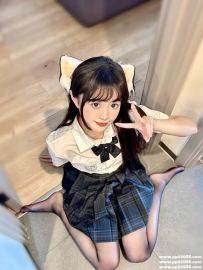 嬌小蘿莉茶：小不點155.B.42.19歲 蘿莉控的哥哥有福惹 剛成年不久 尚在發育中