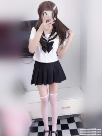 嬌小頻道學生妹：布布155.A.40.18歲 很單純 皮膚很好 重點是小穴非常緊實多汁