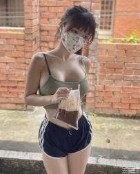 高雄氣質大奶妹：艾咪 162.E.22歲 服務熱情 超優女友fu