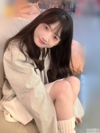 台北清純蘿莉：小可愛 153 B+ 19歲 #蘿莉 清純而迷人 嬌柔姿態令人心動 #首次下海