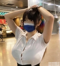 台中爆乳OL：巧香 162cm E奶 25歲 天然大奶 是奶控哥哥的首選