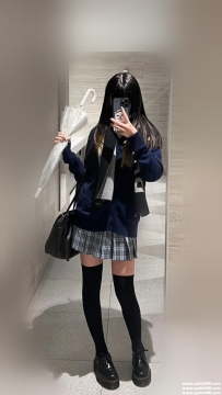 台中嬌小學生妹：歆芮 157 C 44 19歲 #新人學生妹 嬌小可愛 身材苗條 配合度高