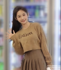 高雄熱推學生：小比 156.45.C.20歲 美腿學生 第一次下海兼職