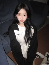 清純冷艷學生妹：小昭 158 C 43 20歲 #高顏值學生妹 經驗少 乖乖女 清純甜美