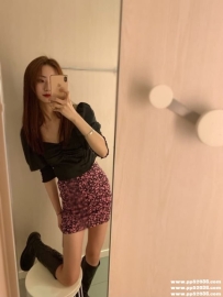 高雄熱推妹：玲瓏 165.46.C.23歲 電臀細腰超級會扭動小蠻腰 服務很騷 很淫蕩