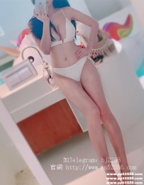 小七165.D.24歲混血小模 性慾望強烈，很饑渴狂野沖刺和她達到高潮巔峰