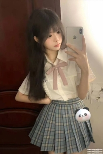 嬌小貧乳學生妹：語蓉157.44.B.18歲 青春可愛型 活潑好動