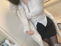 氣質美胸正妹：小嵐 162.D.46kg.24歲 甜美臉蛋 很漂亮 小蠻腰 美腿 性感黑絲 #價位8k
