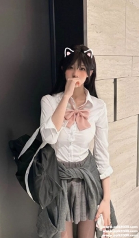 台北美腿學生：天心 163 C 45 21歲 漂亮 身材苗條 可以配合很多姿勢 可舔可吸可捏 後