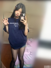 台中嬌小學生妹：小可愛 152 C 45 19歲 叛逆期的小可愛 來個哥哥好好代替她的爸媽懲罰