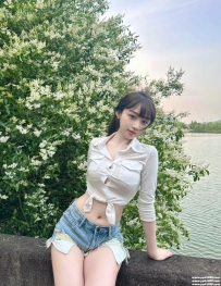 台中女神茶：香香 165 C 46 21歲 女神等級 長相甜美可愛 標準S身材 回頭率高