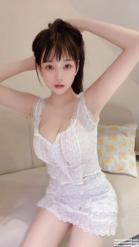 【台中高檔貨】E奶純慾女 寫真女孩 大奶女神 超讚 不煙  無刺青 單身