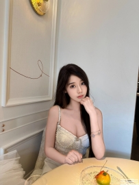 高挑大奶正妹：心心166.E.48.24歲 氣質類型 溫柔撩人 嫵媚動人