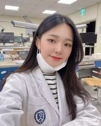 台中特價正妹：若雲 162cm.C奶.45kg.24歲 正妹牙科生~外型甜美