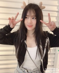 高雄清純學生：莎莎 155/B+/44/20歲 笑起來甜甜的 身體柔軟 素質很不錯 在床上也會搖