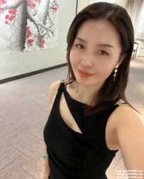 台中氣質熟女：香姐 165 C 47 35歲 身材性感 風韻猶存 皮膚緊緻光滑 配合度高 夠騷