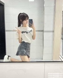 高雄學生妹：豆芽 160cm 44kg C奶 20歲 甜美臉蛋 皮肤白晳美腿