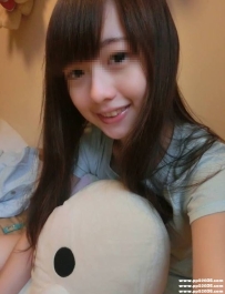 #高雄推薦：芳芳 155-B-36-20歲 甜美可愛 天使臉孔 皮膚白皙 小蠻腰很會搖
