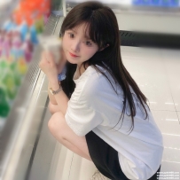 台北外約學生妹：釦子 158cm C奶 19歲  清純可愛小隻馬 第一次下海