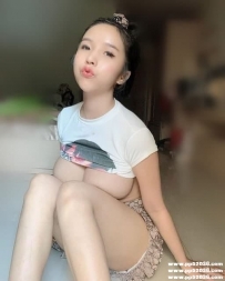 高雄爆乳妹：小甜160cm E+cup 46kg 22歲可全程無套愛愛！淫蕩...