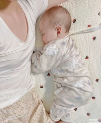 甜美單親媽媽：婉婉 160 D 45 22歲 尺度很大 可無套內射 缺錢下海兼職