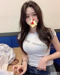 台中外送茶：蜜雪163.E.46.24歲 充滿純欲感的正妹 水嫩的白皙美肌膚真是有夠誘人