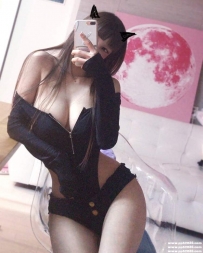 台中大奶茶：安希 168cm E奶 24歲 性感氣質型 胸模下海兼職