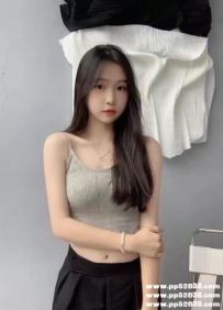 台中甜美櫃姐茶：小白160-C-23歲皮膚緊緻 前凸後翹 口交舌吻