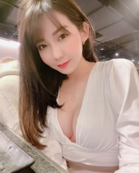 #新竹推薦：小雪 162 D 46 25歲 氣質美女 性感爆乳 喜歡外表氣質床上騷浪的反差感嗎？