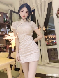 台中氣質美腿茶：桃桃 163cm D奶 46kg 20歲 皮膚白 身材超級棒