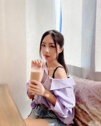 高雄外約叫小姐：可樂 160.C.45.22歲 年輕漂亮 身材苗條 皮膚白 這個妹值得一約