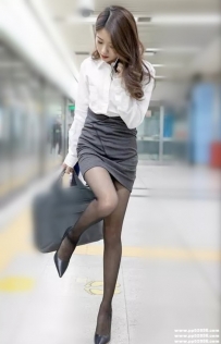 高雄美腿茶：果果 166 C 25歲 美腿絲襪OL 身材性感火辣 超淫蕩