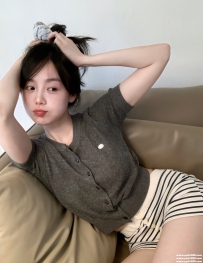 高雄學生送茶：可欣157.C.44.18歲 清新的笑容讓你忍不住