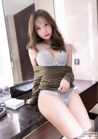 高雄外約長腿辣妹：菲兒 167.48.D.25歲 氣質漂亮 麻豆身材 超級淫蕩 敢玩 想要大長腿