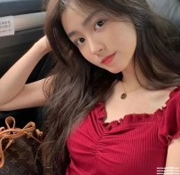 台中氣質正妹：小布丁 164cm D奶 25歲 甜美型 長髮 大奶可愛