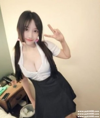 童顏巨乳學生：小雪 160 46 E 22歲 舌吻少女 奶子非常大 奶圓巨乳少女 顏射深喉小綿羊