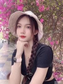 高雄外約叫小姐：佳佳 163 C 48 25歲 高挑外貌讚身材好 不抽煙臉超嫩 服務熱情主動