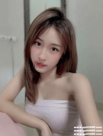 高雄熱推妹：英子160cm C+ 23歲 甜美氣質正妹 外純內騷 求插