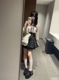 台中幼齒學生：蜜桃 157 C 42 18歲 甜美陽光 小隻馬 嘗試各種沒玩過的私房姿勢
