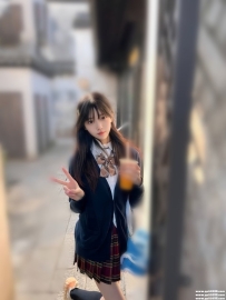 在校學生妹：涵涵159.B+.44.18歲 在校學生妹 第一次下海兼職 帶著一種懵懂的感覺