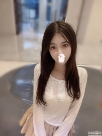 台中熱推正妹：小艾160-C-45-23歲#精品專櫃正妹 接受無套愛愛