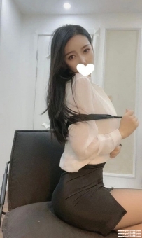 台南淫蕩OL：冰冰 164cm 46 C+ 26歲 配合度超高 性欲強 耐幹