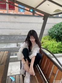 台中清純大學生：顏琳 160cm C奶 20歲 秀氣臉蛋、身材極佳！