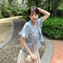高雄暑假學生妹：歆歆 162 B 44 20歲 極品好茶來囉！大一小學妹 清純甜美 身材苗條 騷
