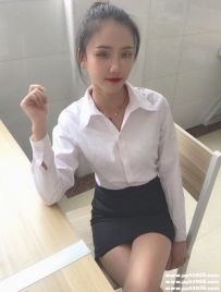 高雄氣質OL正妹：璐璐 163 C 28歲 美腿漂亮 性慾強 服務很主動