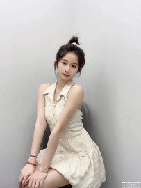 在校學生妹：蜜晨159.B+.44.19歲 很清純很可愛 身材纖細 長腿細又白嫩 好看也好摸