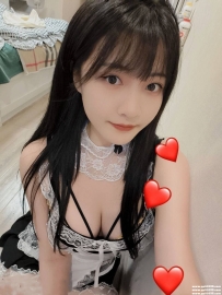 台中推薦：冰糖 158.D.45.23歲 身材小隻苗條但乃乃卻不小，皮膚超白皙的