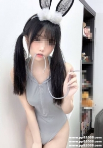 高雄熱推妹：豆芽 158cm C奶 19歲 超幼齒 第一次兼職 可愛俏皮