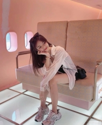 #犯罪無套學生妹系： 可怡163 C 45 21歲可愛清純小隻馬 苗條好控 火車便當姿勢超適合